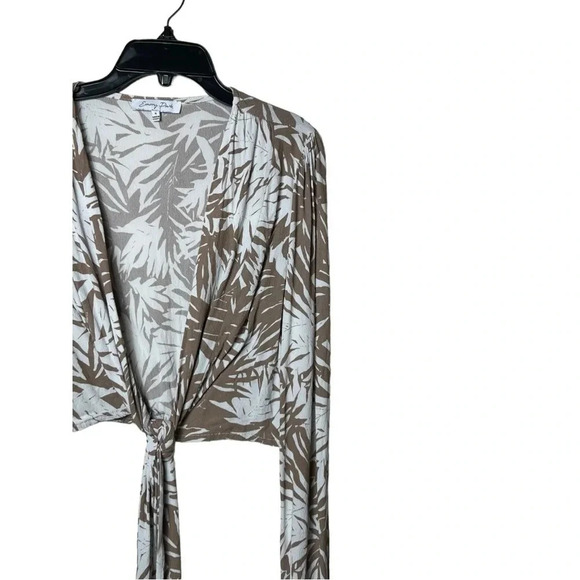 1742. EMORY PARK LONG SLEEVE CROPPED KIMONO WITH TIE IN THE FRONT SIZE SMALL - Picture 2 of 9